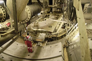  1Installation of the ­geothermal segments in the Jenbach Tunnel, Lot H8 