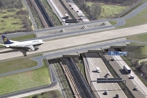  Graphic showing the three-bay taxiway bridge at Frankfurt Airport  