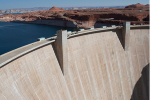  Abb. 5 Staudamm Glen Canyon Damm, Lake Powell, Colorado River, Arizona, USA. 