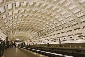  Abb. 4 Betonwände in der U-Bahnhaltestelle „Smithonian“  in Washington DC. 