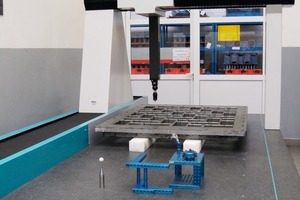  Fig. 3 Used and new molds are automaticly measured. The data is saved for later processing at the milling machines. 