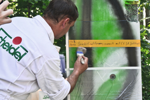  Applying different graffiti removers in order to determine the optimum product 