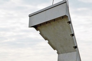  Erection of the precast slab for the discharge funnel 