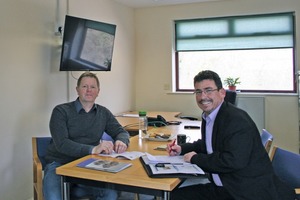  Shaun Brown, general manager of the Charcon precast concrete facility in Lound/Nottinghamshire (left) in an on-site conversation with BFT Editor Silvio Schade 