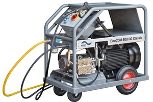  Woma introduces the cold water high-pressure cleaner EcoCold 500/30 Classic for use in rough working environments 