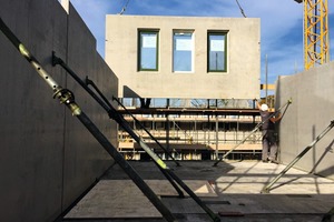  Voorbij Prefab konzentriert sich mittlerweile ausschließlich auf die Herstellung von Betonfertigteilen für den Wohnbau. Diese werden an Bauunternehmen ausgeliefert oder für eigene Projekte eingesetzt 