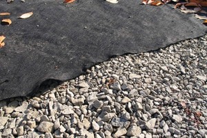  Fig. 5 The drainage blanket of open-graded stone base ranged in size from 4 in. (100 mm) to 1/16 in. (2 mm), an Oregon DOT standard for large size, open-graded stone.  