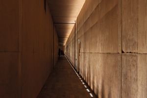  The access way at the side, it leads from the entrance area of administration passing the permanent exhibition 