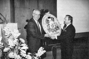  Initiator Erno Kuthe (rechts) wurde zu den 30. Ulmer ­Beton- und Fertigteiltagen geehrt 