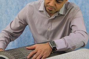  The textile scientist from Dresden, Dr.-Ing. Ayham Younes, with multi-purpose floor element  