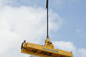  The vacuum lifting equipment from Vietz has no problem with hoisting the step elements each weighing up to 1 ton  