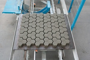  Fig. 5 Production on steel ­pallets.  