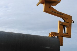  Abb. 16 Die Rohrverlegezange „Pipe Lifter“ ist eine erfolgreichEntwicklung von Skjæveland Cementstøperi. Sie eignet sich zum Verlegen von Betonrohren von DN 200 bis DN 500 oder DN 300 bis DN 1200, je nach Zangentyp.  