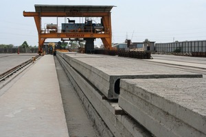  Der US-amerikanische Hersteller Spancrete lieferte die Anlagentechnik für die Betonfertigteil-Feldfabrik in der Nähe von Mumbai 