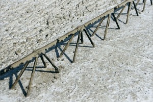  2Precast floor slab with and without mechanical roughening 