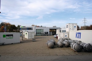  Current topic is the expansion of the previous KTI product portfolio for concrete cooling (right) by the concrete heating systems from Sauter (left) 