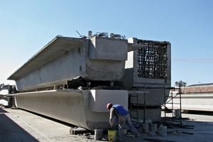  Nach dem endgültigen Kappen der Litzen wurde überstehender Beton von den freiliegenden Teilen entfernt. Diese wurden geglättet und mit Mörtel versehen 