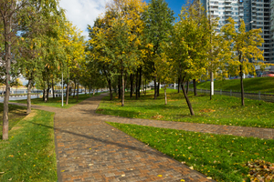  Path in Moscow embellished with concrete products from Fabrika Gotika  