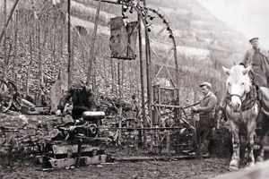  Schon bald wurden erstmals Seilbahnen zur Bewirtschaftung von Wein­bergen entwickelt  