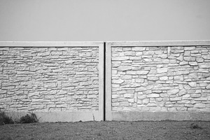  The difference between concrete and real natural stone is hard to recognize on this black-and-white photo 