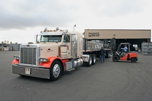  Der Abtransport der fertigen Betonwaren erfolgt mittels Lkw zu den ­überwiegend in Arizona ansässigen Kunden von Phoenix Paver 