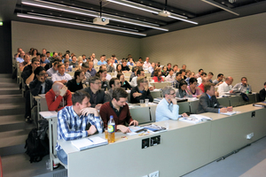  Der Hörsaal im Gebäude der TU Darmstadt war an allen vier Veranstaltungstagen sehr gut besucht 