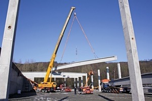  Der Hochbauspezialist Lehde lieferte Betonfertigteile für eine 2.500 m² ­große Versand- und Lagerhalle 